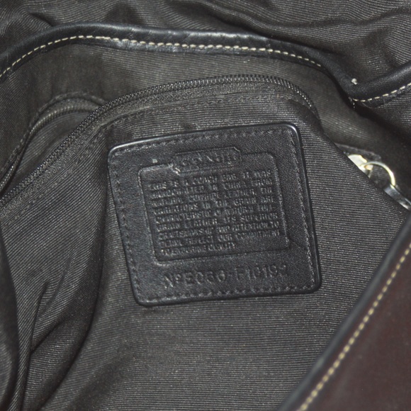 ❤️ SOLD Coach Soho Lynn Hobo Flap Shoulder Bag Black Leath - Picture 4 of 4